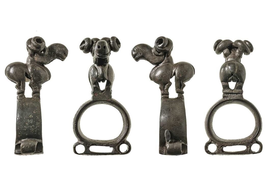 2,900-year-old-scythian-burial-mound-sheds-light-on-early-nomadic-animal-style-art 2,900-year-old-scythian-burial-mound-sheds-light-on-early-nomadic-animal-style-art