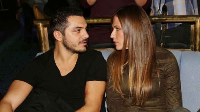 Η-δικαστική-διαμάχη-Κώστα-Δόξα-–-Μαρίας-Δεληθανάση:-Ο-γάμος-τους,-οι-καταγγελίες-για-ενδοοικογενειακή-βία-και-τα-δέκα-χρόνια-εντάσεων Η-δικαστική-διαμάχη-Κώστα-Δόξα-–-Μαρίας-Δεληθανάση:-Ο-γάμος-τους,-οι-καταγγελίες-για-ενδοοικογενειακή-βία-και-τα-δέκα-χρόνια-εντάσεων