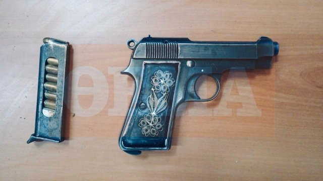 Αυτό-είναι-το-πιστόλι-που-βρέθηκε-θαμμένο-στο-προαύλιο-της-5ης-πτέρυγας-των-φυλακών-Κορυδαλλού Αυτό-είναι-το-πιστόλι-που-βρέθηκε-θαμμένο-στο-προαύλιο-της-5ης-πτέρυγας-των-φυλακών-Κορυδαλλού