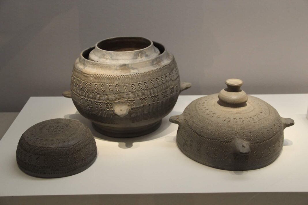 discovery-of-silla-kingdom-tomb-in-korea-reveals-rare-horse-armor-and-crown-fragment discovery-of-silla-kingdom-tomb-in-korea-reveals-rare-horse-armor-and-crown-fragment