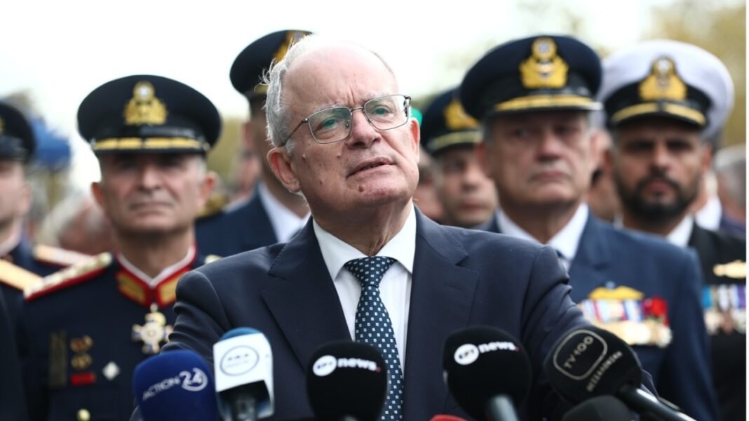 tasoylas-parelasi.jpg Τασούλας: Η φιλοπατρία των ηρώων του ’40 μας καθοδηγεί ώστε ενωμένοι στα σπουδαία να ανταπεξέλθουμε σε κάθε δυσκολία της εποχής