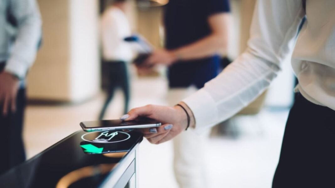 Πότε-τίθεται-σε-ισχύ-η-Ψηφιακή-Κάρτα-Εργασίας-–-Σε-ποιους-κλάδους-επεκτείνεται Πότε-τίθεται-σε-ισχύ-η-Ψηφιακή-Κάρτα-Εργασίας-–-Σε-ποιους-κλάδους-επεκτείνεται