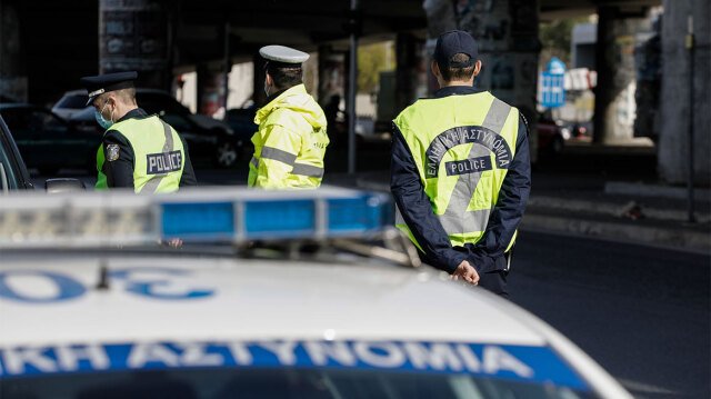 Κίνηση-τώρα:-Μποτιλιάρισμα-στην-Αθηνών-–-Θηβών,-λαμαρίνες-έκλεισαν-μια-λωρίδα-κυκλοφορίας