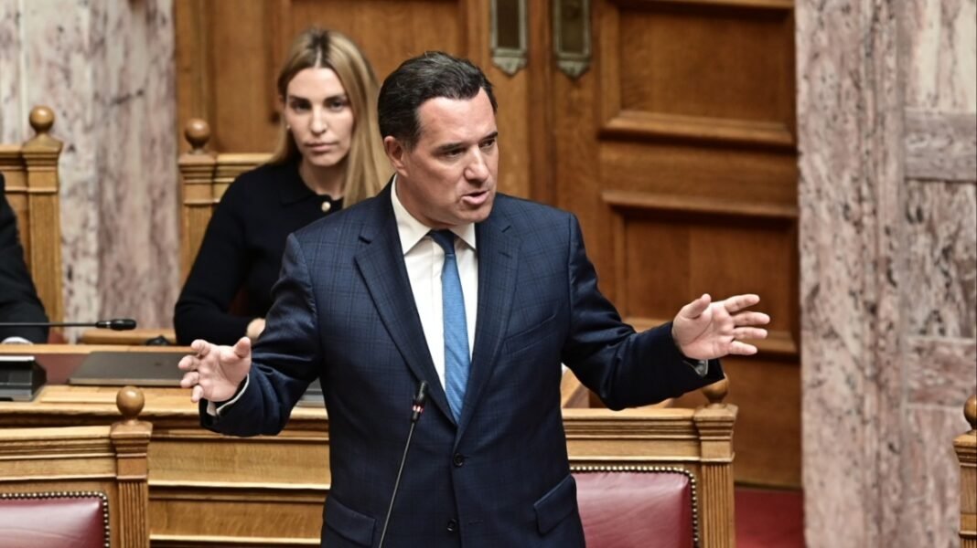 Ψηφίστηκε το ερανιστικό νομοσχέδιο για το ΕΣΥ – Για φωτογραφικές διατάξεις κάνει λόγο η αντιπολίτευση