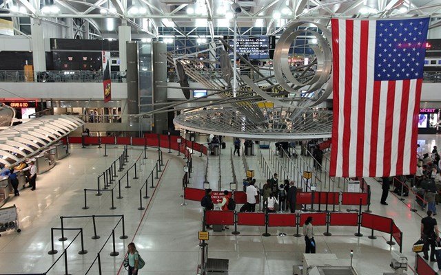 ΗΠΑ:-Μεγάλες-καθυστερήσεις-σε-διεθνή-αεροδρόμια,-λόγω-έλλειψης-ελεγκτών-εναέριας-κυκλοφορίας ΗΠΑ:-Μεγάλες-καθυστερήσεις-σε-διεθνή-αεροδρόμια,-λόγω-έλλειψης-ελεγκτών-εναέριας-κυκλοφορίας