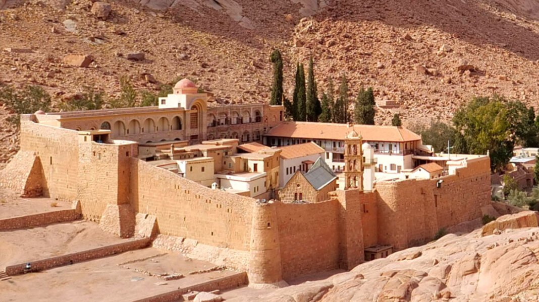 monisina_maketa.jpg Στη Μονή Σινά ο Μητσοτάκης για την ενθρόνιση του νέου Αρχιεπισκόπου: Το μήνυμα που στέλνει και η συμφωνία Ελλάδας-Αιγύπτου