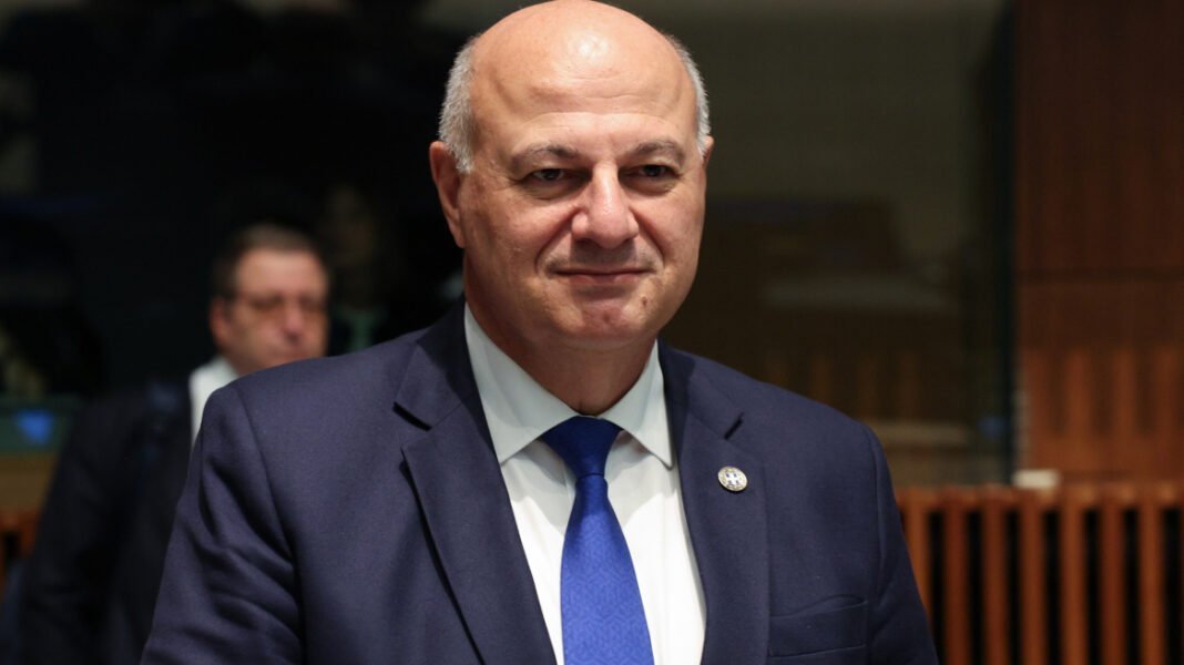 Ο Τσιάρας παρέδωσε στον Άρειο Πάγο φάκελο με στοιχεία για την ευλογιά των αιγοπροβάτων