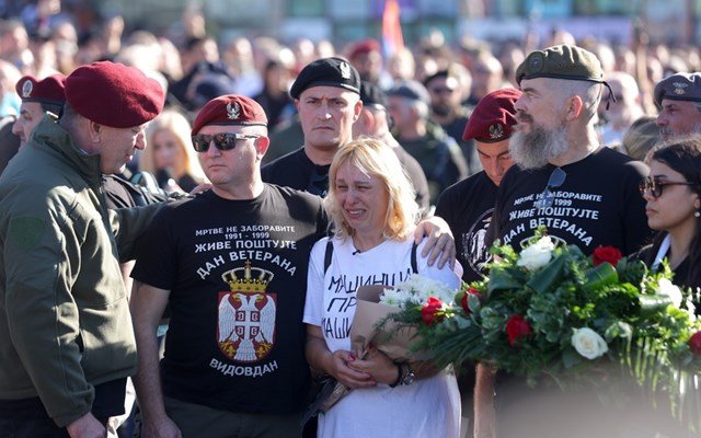 Σερβία: Μεγάλη συγκέντρωση μνήμης στο Νόβι Σαντ για τα θύματα της τραγωδίας στον σιδηροδρομικό σταθμό