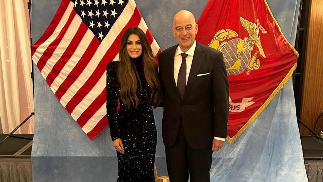 Νίκος Δένδιας: Συναντήθηκε με τη νέα πρέσβη των ΗΠΑ στην Αθήνα σε εκδήλωση για την επέτειο των 250 ετών από την ίδρυση του σώματος των Αμερικανών Πεζοναυτών