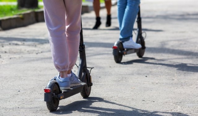 «Κάν’το-όπως-η-Θεσσαλονίκη-για-τα-πατίνια»-καλεί-τον-Δούκα-ο-Μπακογιάννης