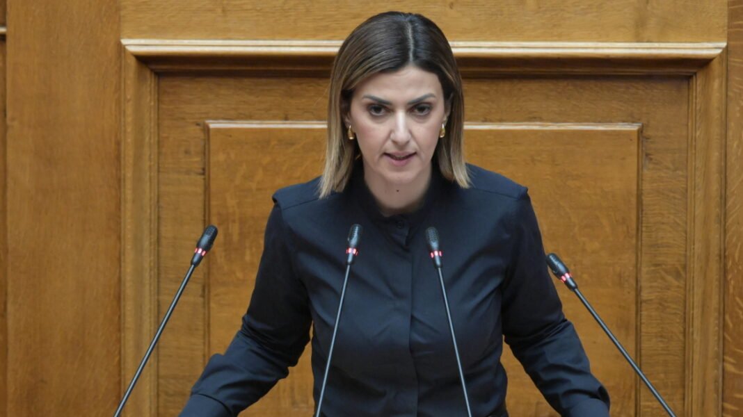 Υπέρ της αναδιάρθρωσης των ΕΛΤΑ η Αγαπηδάκη