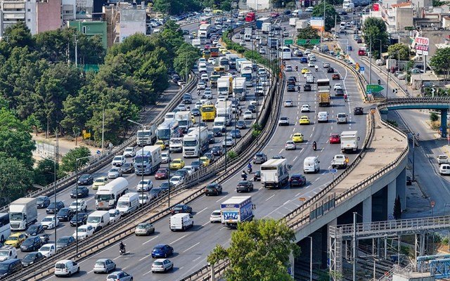 Συνεχίζονται οι έλεγχοι οχημάτων – Νέα ειδοποιητήρια για ασφάλιση και τέλη κυκλοφορίας