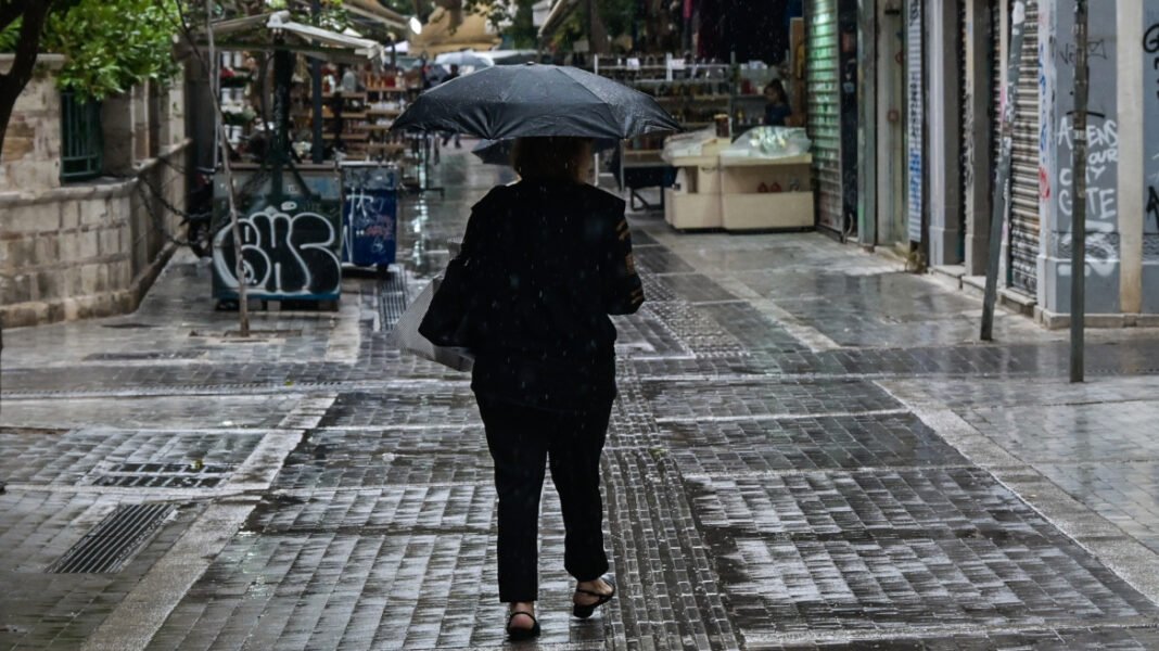 Σε εξέλιξη η κακοκαιρία – Πότε θα βρέξει στην Αττική και πώς θα κινηθούν οι πυρήνες των καταιγίδων