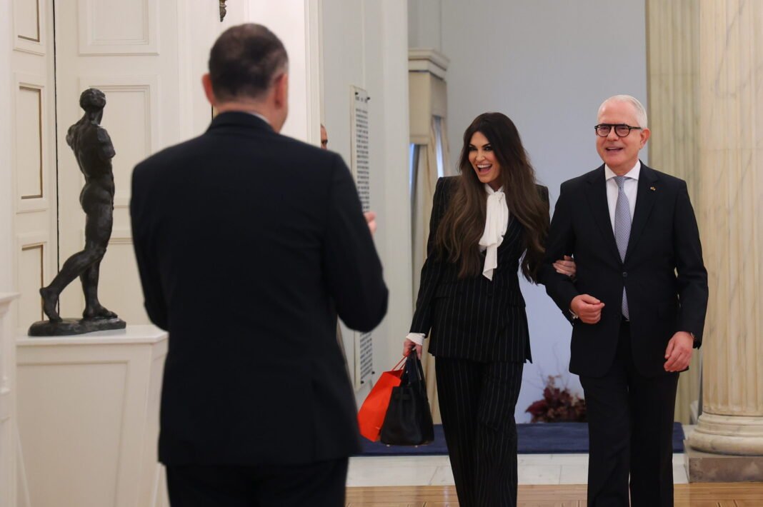 Κίμπερλι-Γκιλφόιλ:-Η-πρέσβης-των-ΗΠΑ-στο-υπουργείο-Εξωτερικών-–-Συνάντηση-με-Γεραπετρίτη