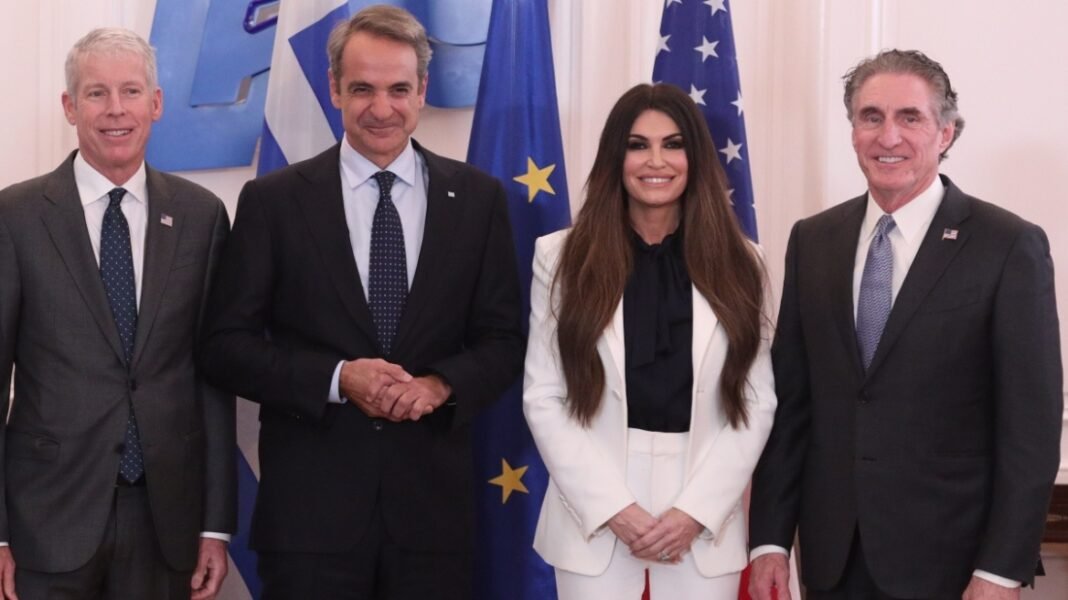 Στο Μέγαρο Μαξίμου η Κίμπερλι Γκιλφόιλ και οι Αμερικανοί υπουργοί Ενέργειας και Εσωτερικών Στο Μέγαρο Μαξίμου η Κίμπερλι Γκιλφόιλ και οι Αμερικανοί υπουργοί Ενέργειας και Εσωτερικών