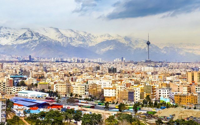 Ιράν:-Εάν-δεν-βρέξει-μέχρι-το-τέλος-του-έτους,-η-Τεχεράνη-θα-πρέπει-να-εκκενωθεί,-προειδοποιεί-ο-πρόεδρος-Πεζεσκιάν