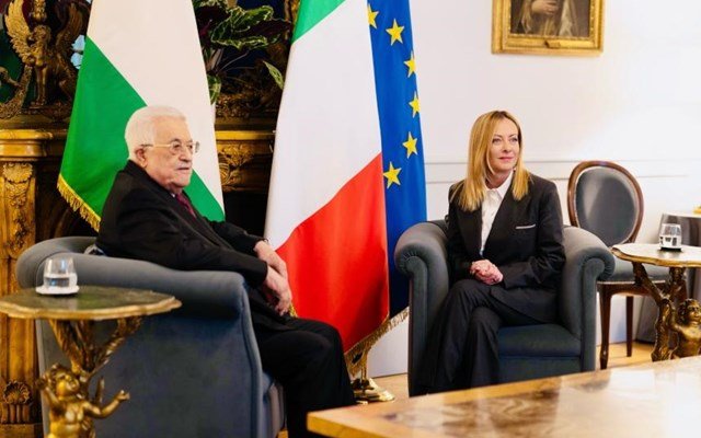 Συνάντηση-Μελόνι-με-τον-πρόεδρο-της-Παλαιστίνης,-Αμπάς-–-“Να-καταβληθούν-προσπάθειες-με-στόχο-την-προοπτική-των-δυο-κρατών”