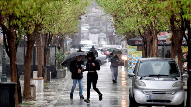 Καιρός:-Έντονη-κακοκαιρία-το-επόμενο-τριήμερο,-σε-ισχύ-πορτοκαλί-προειδοποίηση-της-ΕΜΥ