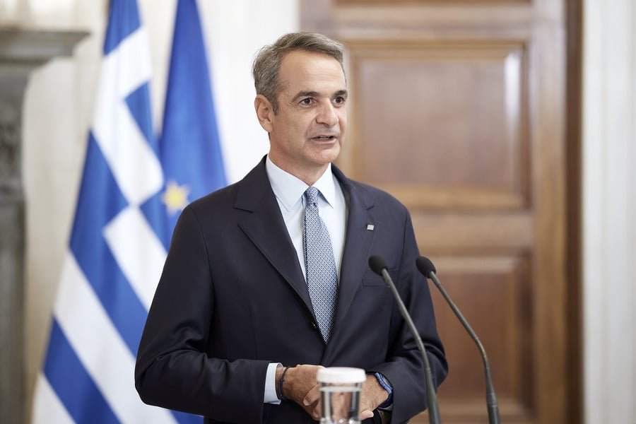 Mitsotakis Under Fire: Former PMs Samaras and Tsipras Eye Challenge from Right and Left