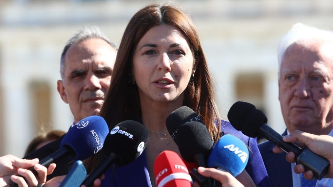 Ζαχαράκη κατά Πελετίδη: Να μας πει αν θέλει το πρόγραμμα «Μαριέττα Γιαννάκου» στα σχολεία της Πάτρας