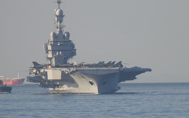 ΗΠΑ: Ο κατάπλους αεροπλανοφόρου στα ανοικτά της Λατινικής Αμερικής κλιμακώνει την ένταση με τη Βενεζουέλα