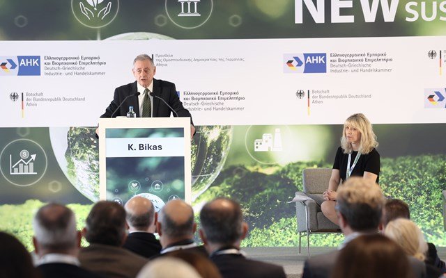 Ελληνογερμανικό Sustainability Forum – Κ. Μπίκας: Η “πράσινη” ανάπτυξη δεν πρέπει να οδηγήσει την Ευρώπη σε αποβιομηχάνιση