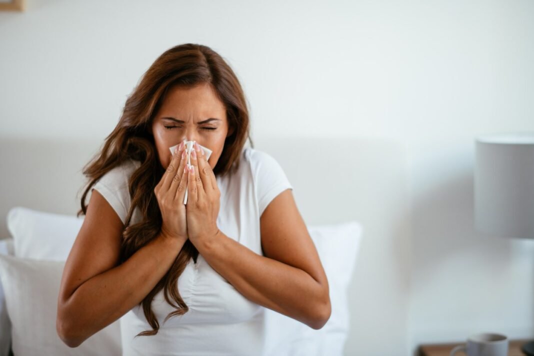 Έχετε βουλωμένη μύτη; Πως να καταλάβετε αν έχετε αλλεργία ή κρυολόγημα