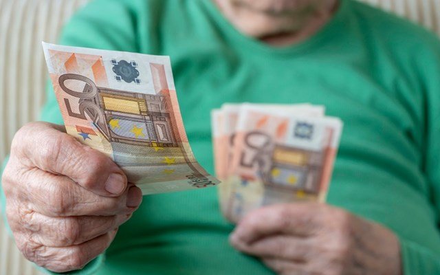 Πόσο θα αυξηθούν οι συντάξεις από την Πρωτοχρονιά