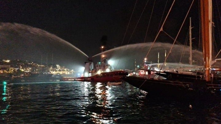 zea-marina-fire-sinks-at-least-three-vessels-in-piraeus