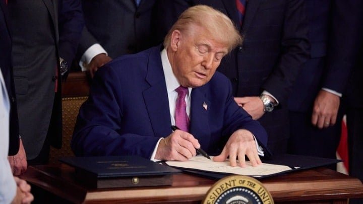 Longest Shutdown in US History Finally Over as Trump Signs Spending Bill