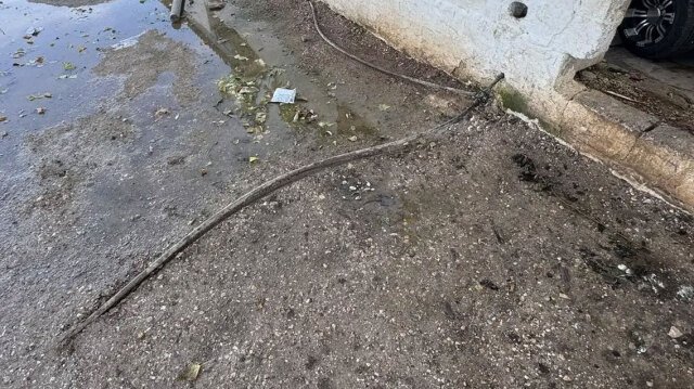 Σύνδεσαν τα ποτιστικά του δρόμου στα σπίτια τους – Οκτώ συλλήψεις στο Κορωπί, δείτε βίντεο