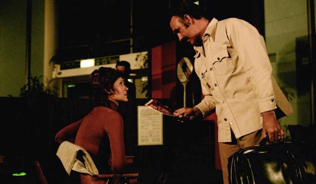 hau-movie-club:-Προβολή-της-ταινίας-«Επτά-Αινίγματα-για-τον-Ντετέκτιβ-Χάρι»-στην-Ελληνοαμερικανική-Ένωση