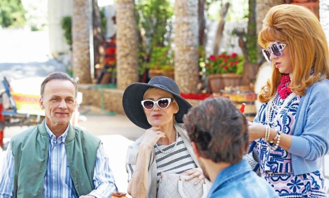 Γιατί ρε πατέρα: Ο Νίκος, ο Φώντας και η Βιβή κρύβονται από τον Μιχαήλο