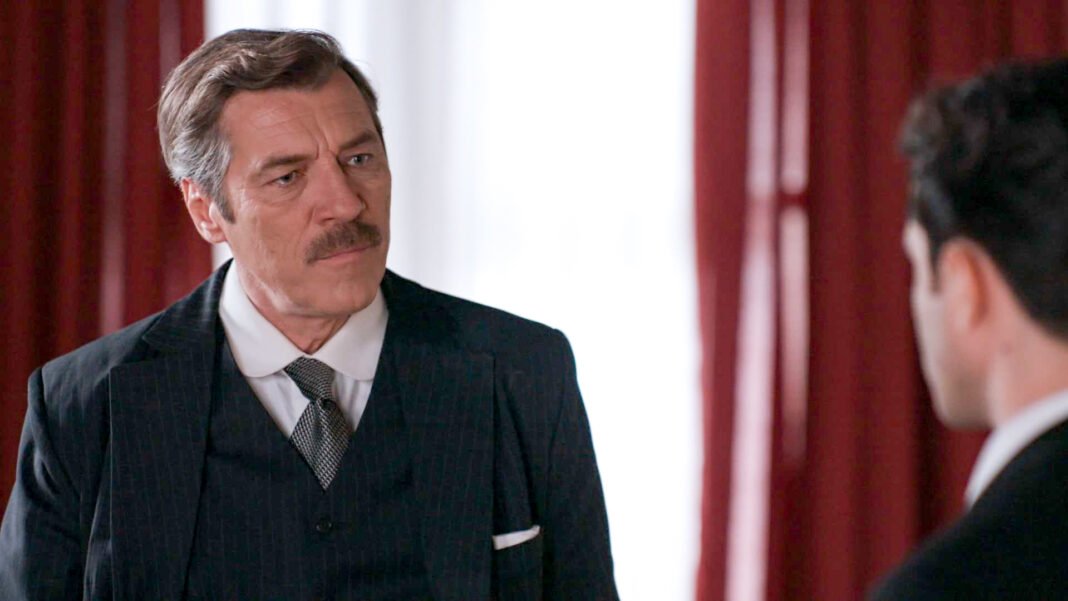 Grand Hotel: Ο Ρήγας συλλαμβάνεται και η Αλίκη δεν μπορεί να κρύψει την ικανοποίησή της