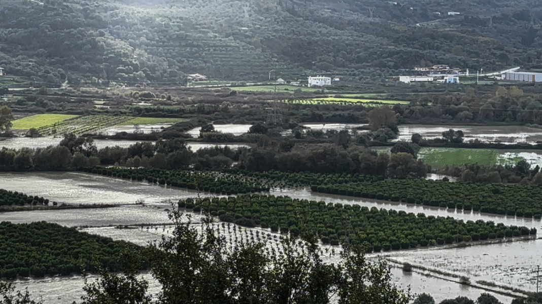 Κακοκαιρία στη Δυτική Ελλάδα: Καταστροφές από τις πλημμύρες, κλιμάκιο της Πολιτικής Προστασίας στην Κέρκυρα σήμερα – Τι είναι το orographic lifting Κακοκαιρία-στη-Δυτική-Ελλάδα:-Καταστροφές-από-τις-πλημμύρες,-κλιμάκιο-της-Πολιτικής-Προστασίας-στην-Κέρκυρα-σήμερα-–-Τι-είναι-το-orographic-lifting