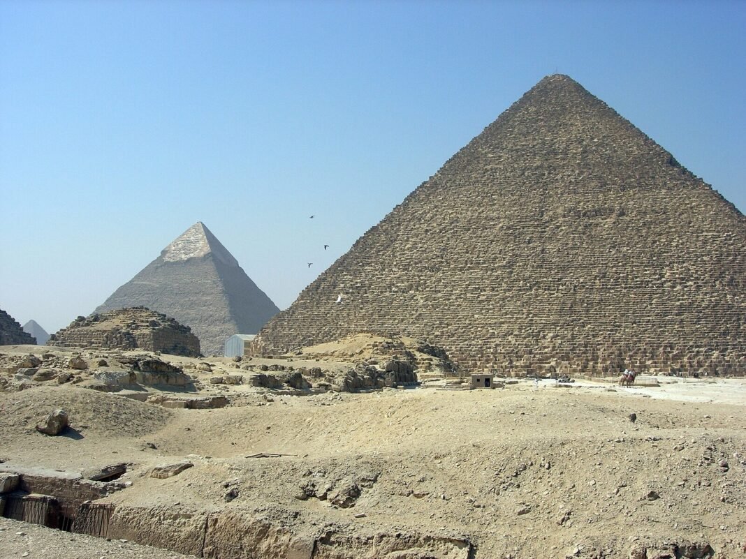 great-pyramids-of-giza-in-egypt-are-eight-sided,-not-four