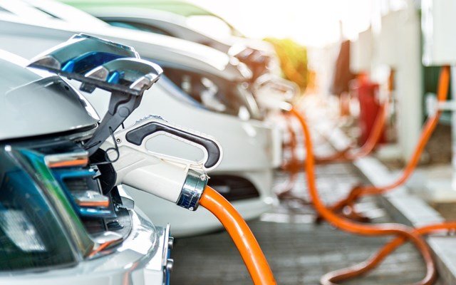 Βρετανία: Ανακοινώνεται πακέτο 2 δισ. δολαρίων για να βοηθήσει στη μετάβαση στα ηλεκτρικά οχήματα Βρετανία:-Ανακοινώνεται-πακέτο-2-δισ.-δολαρίων-για-να-βοηθήσει-στη-μετάβαση-στα-ηλεκτρικά-οχήματα