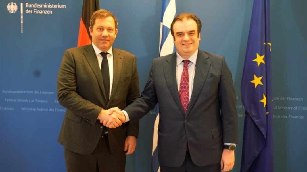 Συνάντηση Πιερρακάκη με τον Αντικαγκελάριο της Γερμανίας: «Επιβεβαιώσαμε τον στρατηγικό χαρακτήρα των σχέσεων Ελλάδας – Γερμανίας» Συνάντηση Πιερρακάκη με τον Αντικαγκελάριο της Γερμανίας: «Επιβεβαιώσαμε τον στρατηγικό χαρακτήρα των σχέσεων Ελλάδας – Γερμανίας»