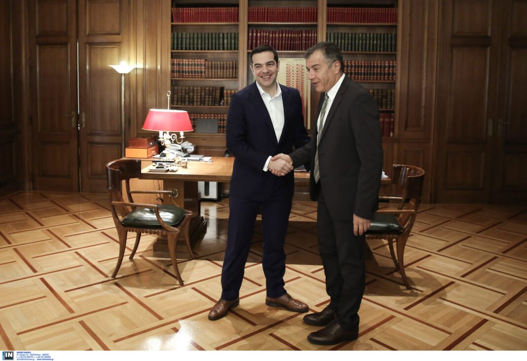 Θεοδωράκης-για-το-βιβλίο-Τσίπρα:-«Ως-μυθιστόρημα-είναι-ωραίο»-–-Τι-είπε-για-τη-συνάντησή-τους-το-2015-και-την-«ατάκα»-Λαφαζάνη