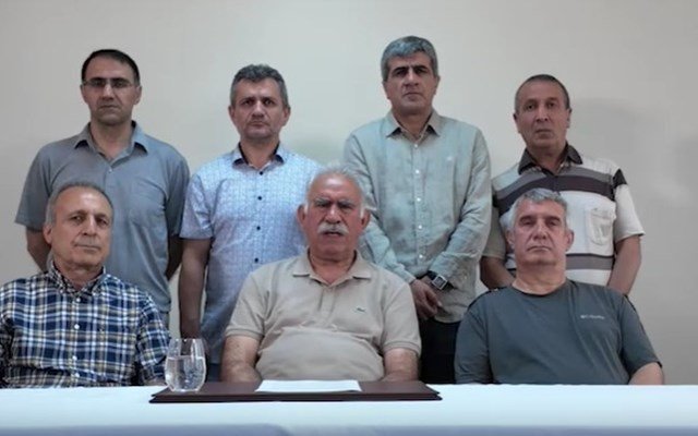 Αντιπροσωπεία της τουρκικής Εθνοσυνέλευσης στον Οτσαλάν: Ζήτησε ο αφοπλισμός να δεσμεύει και τις κουρδικές δυνάμεις της Συρίας Αντιπροσωπεία-της-τουρκικής-Εθνοσυνέλευσης-στον-Οτσαλάν:-Ζήτησε-ο-αφοπλισμός-να-δεσμεύει-και-τις-κουρδικές-δυνάμεις-της-Συρίας