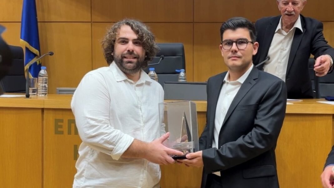 Ο-Όμιλος-Καράτζη-τίμησε-την-επιστημονική-αριστεία