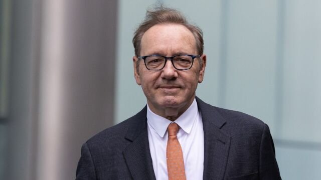 Ο Κέβιν Σπέισι ξεκαθαρίζει για τα δημοσιεύματα για την οικονομική του κατάσταση: «Δεν είμαι άστεγος, ο τίτλος ήταν παραπλανητικός» Ο-Κέβιν-Σπέισι-ξεκαθαρίζει-για-τα-δημοσιεύματα-για-την-οικονομική-του-κατάσταση:-«Δεν-είμαι-άστεγος,-ο τίτλος-ήταν-παραπλανητικός»