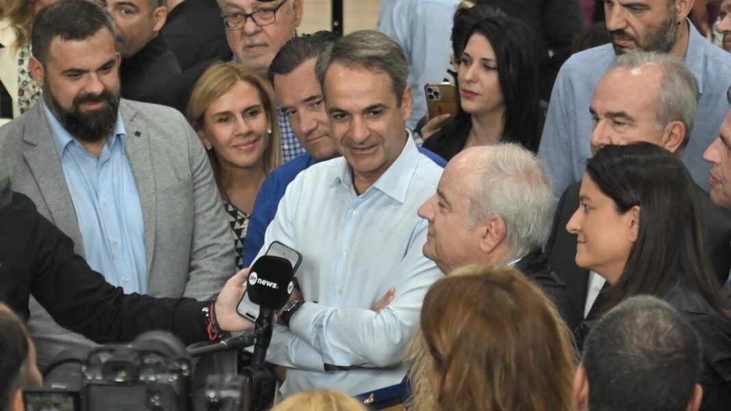 ΝΔ: Ασκήσεις συσπείρωσης κεντρώων ψηφοφόρων μέσω Τσίπρα και… διχασμού του ΠΑΣΟΚ ΝΔ: Ασκήσεις συσπείρωσης κεντρώων ψηφοφόρων μέσω Τσίπρα και… διχασμού του ΠΑΣΟΚ