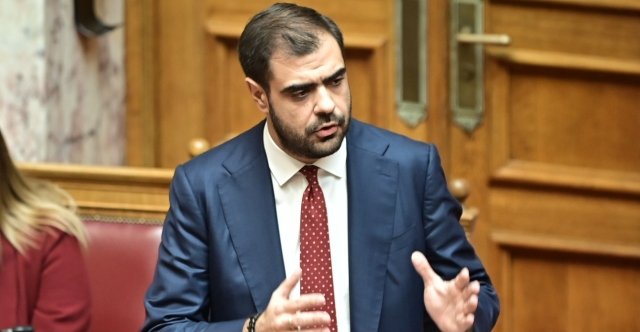 Μαρινάκης: Επιμένει στα ψέματα για τον πρωθυπουργό ο Ανδρουλάκης, μιλάει για γάμο προς 20ετίας με κουμπάρο τον… Κωνσταντίνο Μητσοτάκη!