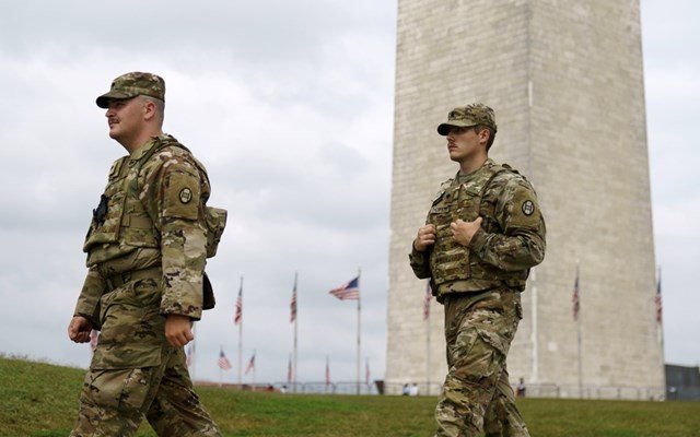 ΗΠΑ: Ο Τραμπ ανακοίνωσε σκληρότερα μέτρα κατά της μετανάστευσης μετά τους πυροβολισμούς των μελών της Εθνοφρουράς