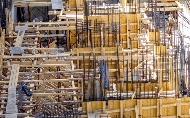 Πτώση-κατά-30%-στις-νέες-οικοδομικές-άδειες-για-κατοικίες