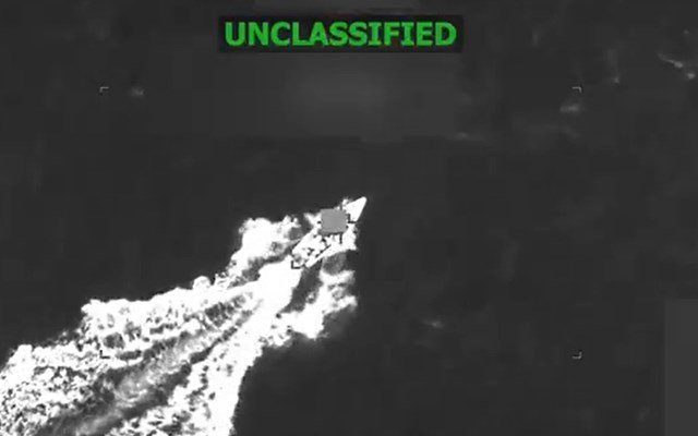 CNN: Οι ΗΠΑ χτύπησαν για δεύτερη φορά το ίδιο σκάφος στην Καραϊβική για να σκοτώσουν τους επιζώντες της πρώτης επίθεσης