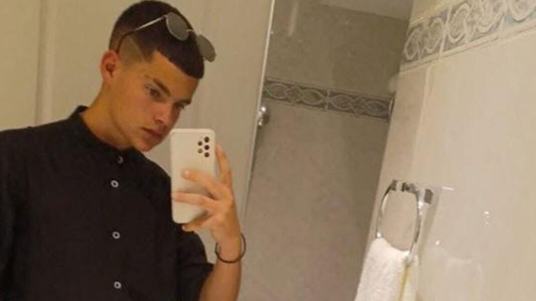 «Να μας προσέχεις από ψηλά» – Το συγκινητικό μήνυμα των ΕΠΟΠ στον Ραφαήλ που σκοτώθηκε στη Ρόδο