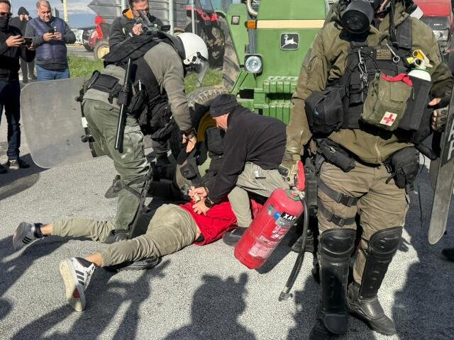 Προθεσμία-για-να-απολογηθούν-πήραν-οι-δύο-αγρότες-για-τα-επεισόδια-στον-κόμβο-της-Νίκαιας