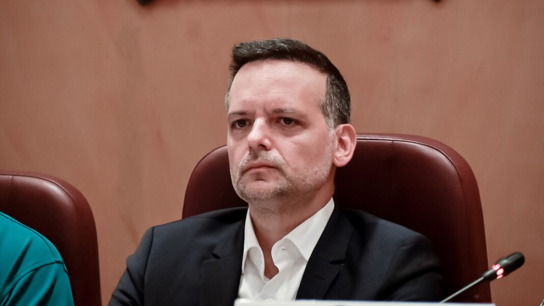 Δούκας για Τσίπρα: Μπορώ να συνομιλώ με όλους όσοι πιστεύουν στην προοδευτική διακυβέρνηση – Δεν ξέρω αν θα κάνει κόμμα